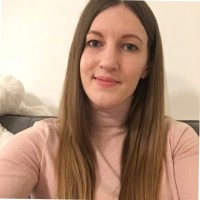 Kata Toth Email