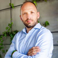 Richard Ivanyi Email