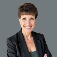 Dickinson Wright Employee Linda Reyna's profile photo