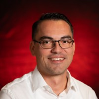 Daniel Bacík Email