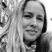 Caroline Knutzén Email