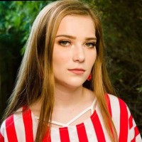 DiscoveriTech Employee Chloe Eve's profile photo