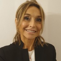 Daniela Giari Email
