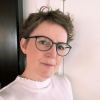 Therese Larander Email