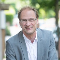 Thomas Bäck Email
