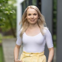 Julia Kretzschmann Email