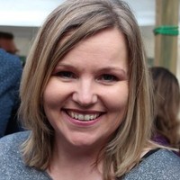 Fine Wine Delivery Employee Tracey Hawes's profile photo
