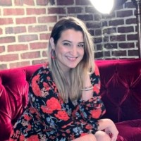 The Avon Company Employee Laura Mola's profile photo