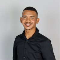 Vinícius Correia Email