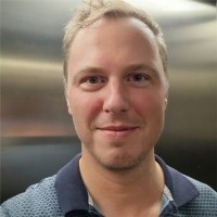 Marek Leš Email