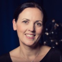 Grainne Arnold Email