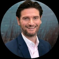 Caron Luppens Email