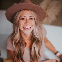 Hello Adorn Employee Kayla Waters's profile photo