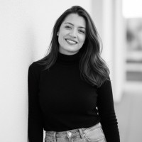 Daniela Guzmán Email