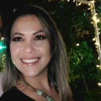 Thais Alves Email