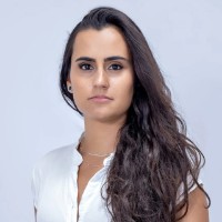 Top 37 Internet Employee Karina Resende's profile photo