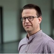Andreas Taubert Email
