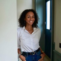 Amelia Brooks Email & Phone Number