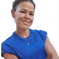 Esther García Email