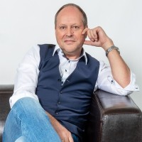 Uwe Gassert Email