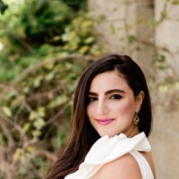 Elmira Momeni Email & Phone Number