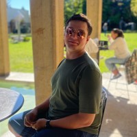 Tesla Employee Oliver Weeks's profile photo