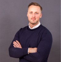 Carl Hallbäck Email