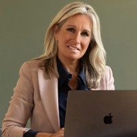 Karin Kos Email
