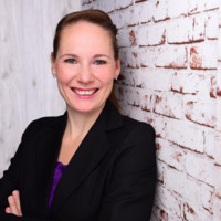 Nadine Schott Email