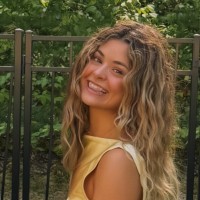 Hark Employee Emily R's profile photo