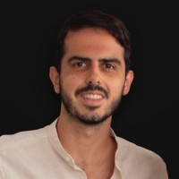 Caio Avino Email