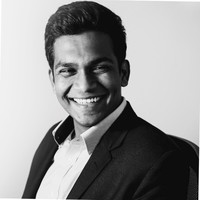 Brex Employee Dinesh Seemakurty's profile photo