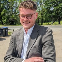 Oliver Burton Email