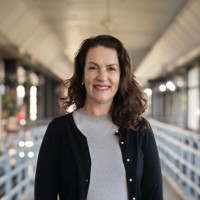 Luciana Curra Email