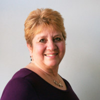 Five Colleges, Inc. Employee Julie Holt's profile photo
