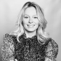 Malou Suërs Email & Phone Number