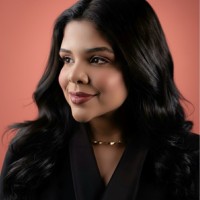 Lavínia Tavares Email