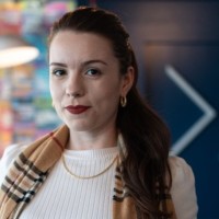 Júlia Zanetti Email