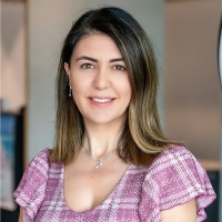 Email e telefono di Selvi Esenkal