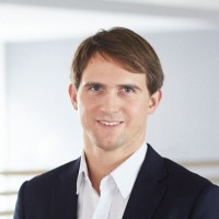 Lars Helfenstein Email