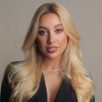 Blessy Employee Renata Lima's profile photo
