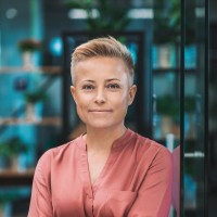 Anna Maniecka Email