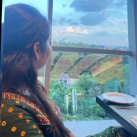 Amaira Singhania Email