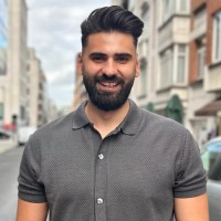 Make it Employee Richi Nieto Bermudez's profile photo