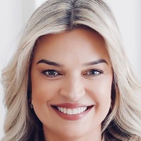 Solutions Wealth Management Employee Taciana Crepaldi's profile photo