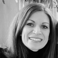 Caroline Mills Email & Phone Number