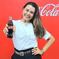 Solar Coca-Cola Employee Amanda Corrêa's profile photo