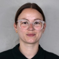 Laura Nádvornik Email