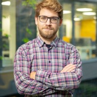 Wiktor Tomaszewski Email