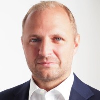 Robert Llewellyn Email